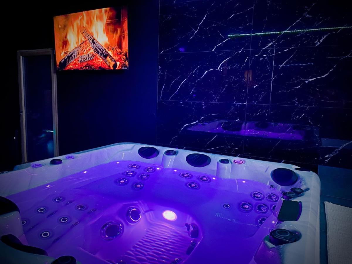 Loveroom Avec Jacuzzi 01 Chazey-sur-Ain Zewnętrze zdjęcie