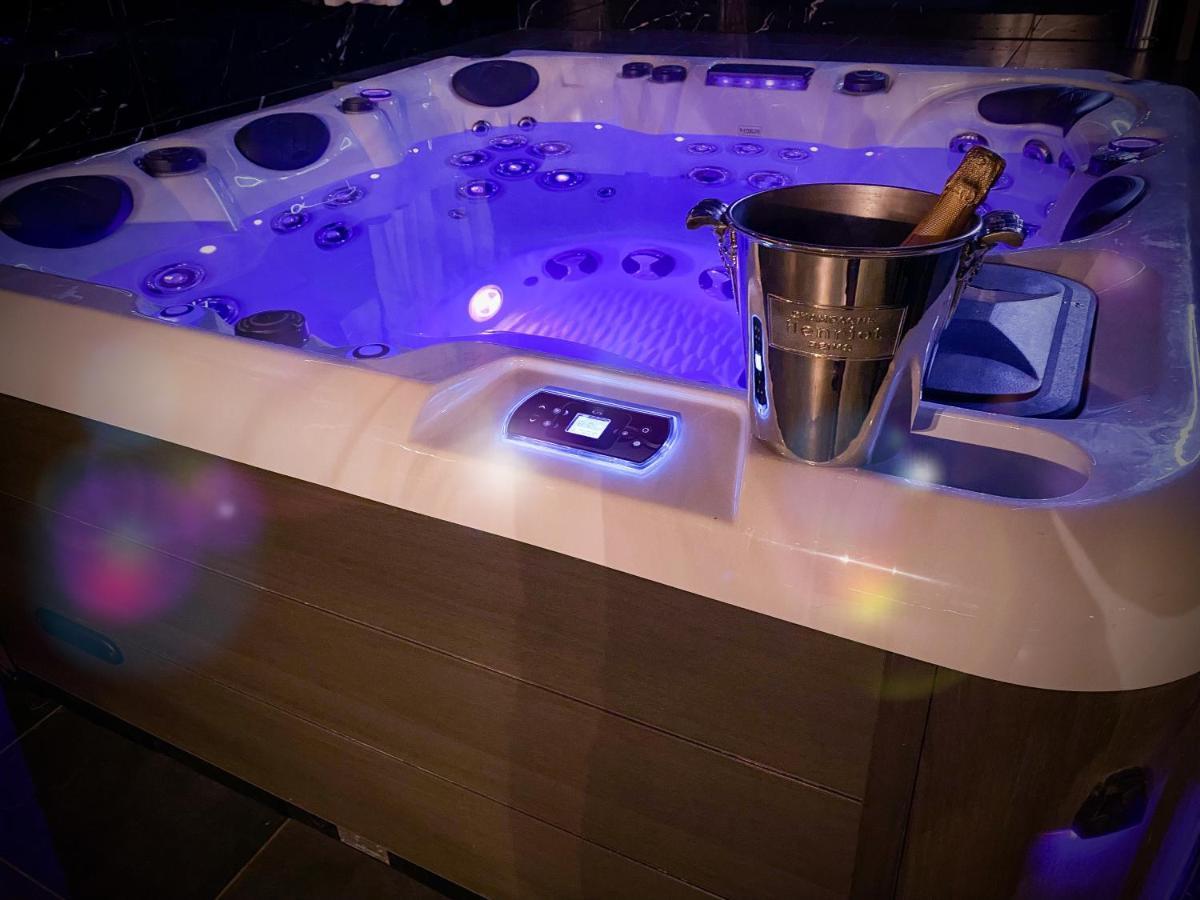 Loveroom Avec Jacuzzi 01 Chazey-sur-Ain Zewnętrze zdjęcie
